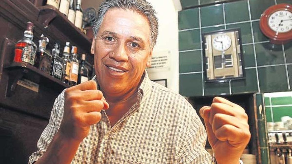 Alfredo Evangelista hizo un amplio repaso de su vida en la taberna El Glop del barcelonés barrio de Gràcia