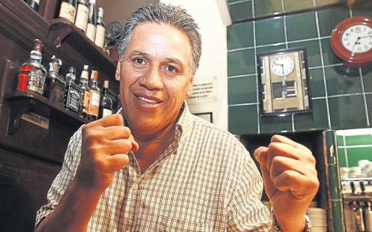 Alfredo Evangelista hizo un amplio repaso de su vida en la taberna El Glop del barcelonés barrio de Gràcia