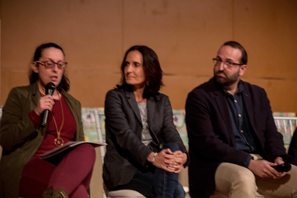 Presentación del album de cromos femenino de Teika