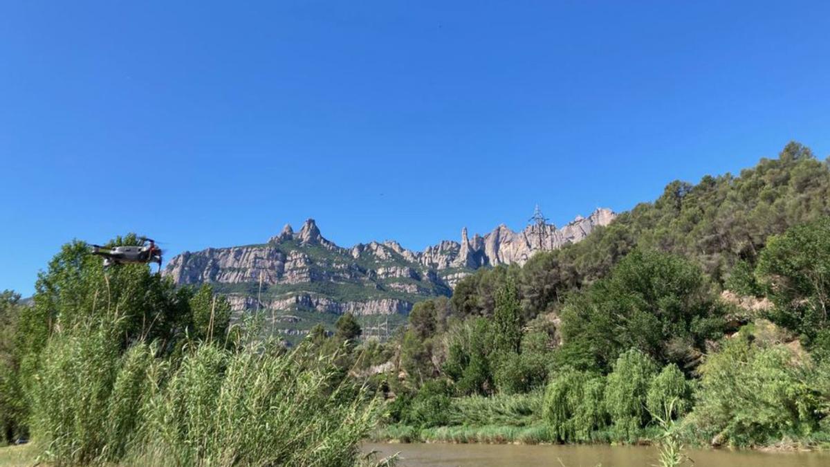 Un dels drons s’alça al costat del Llobregat al Bages | ACA