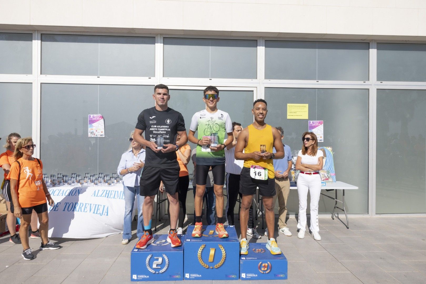 Así fue en imágenes una nueva edición de la carrera solidaria de AFA Torrevieja
