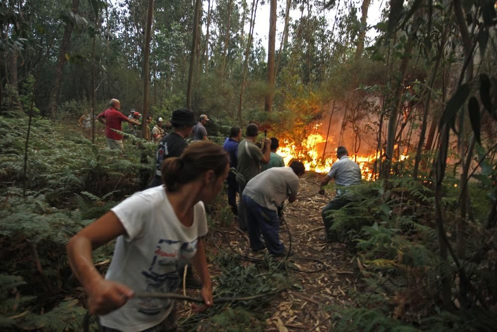 El fuego arrasa 6.000 Ha en Galicia en 4 días