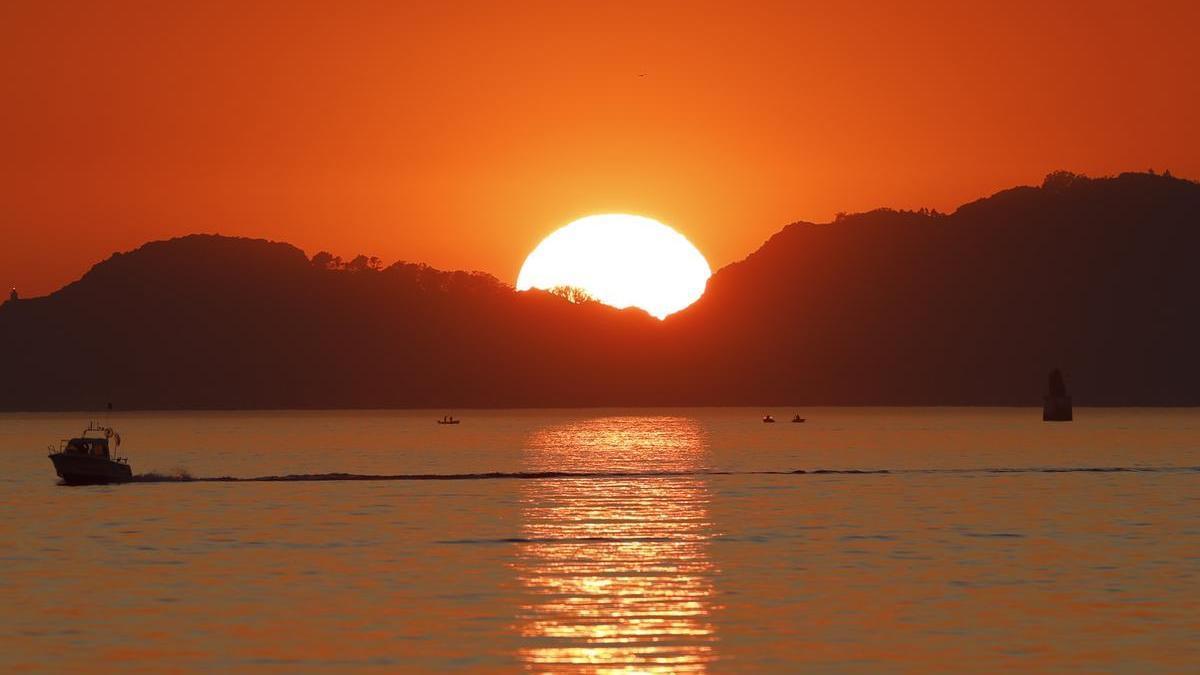 Puesta de sol en la ría de Vigo.