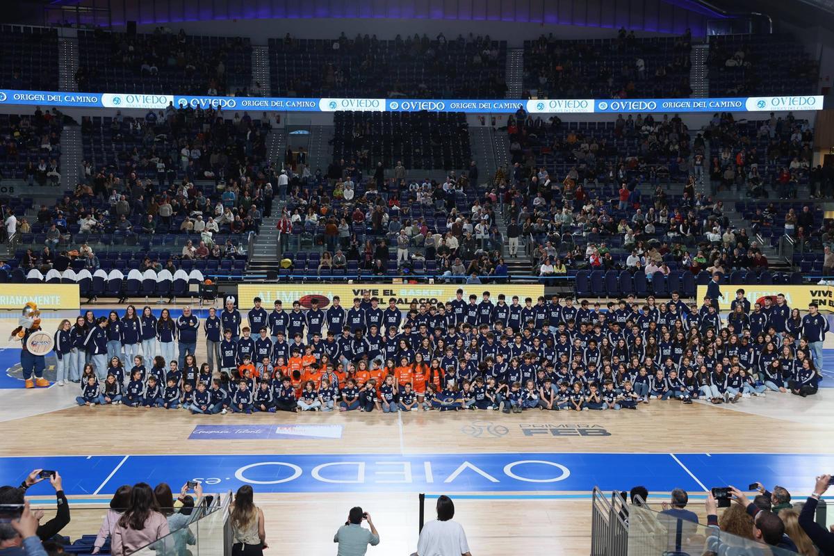 Todas las imágenes de la victoria del Alimerka Oviedo Balontesto ante el Melilla (101-70) en el Palacio de los Deportes