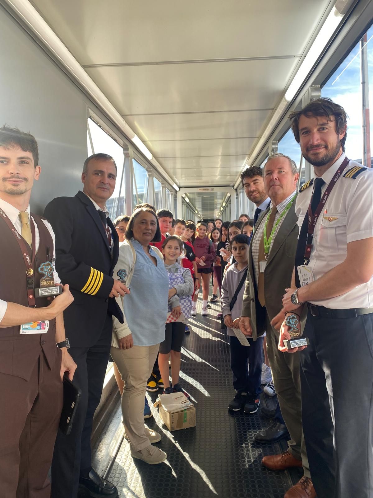 En imágenes: Bautismo de vuelo a Málaga para una veintena de estudiantes del Elisa y Luis Villamil