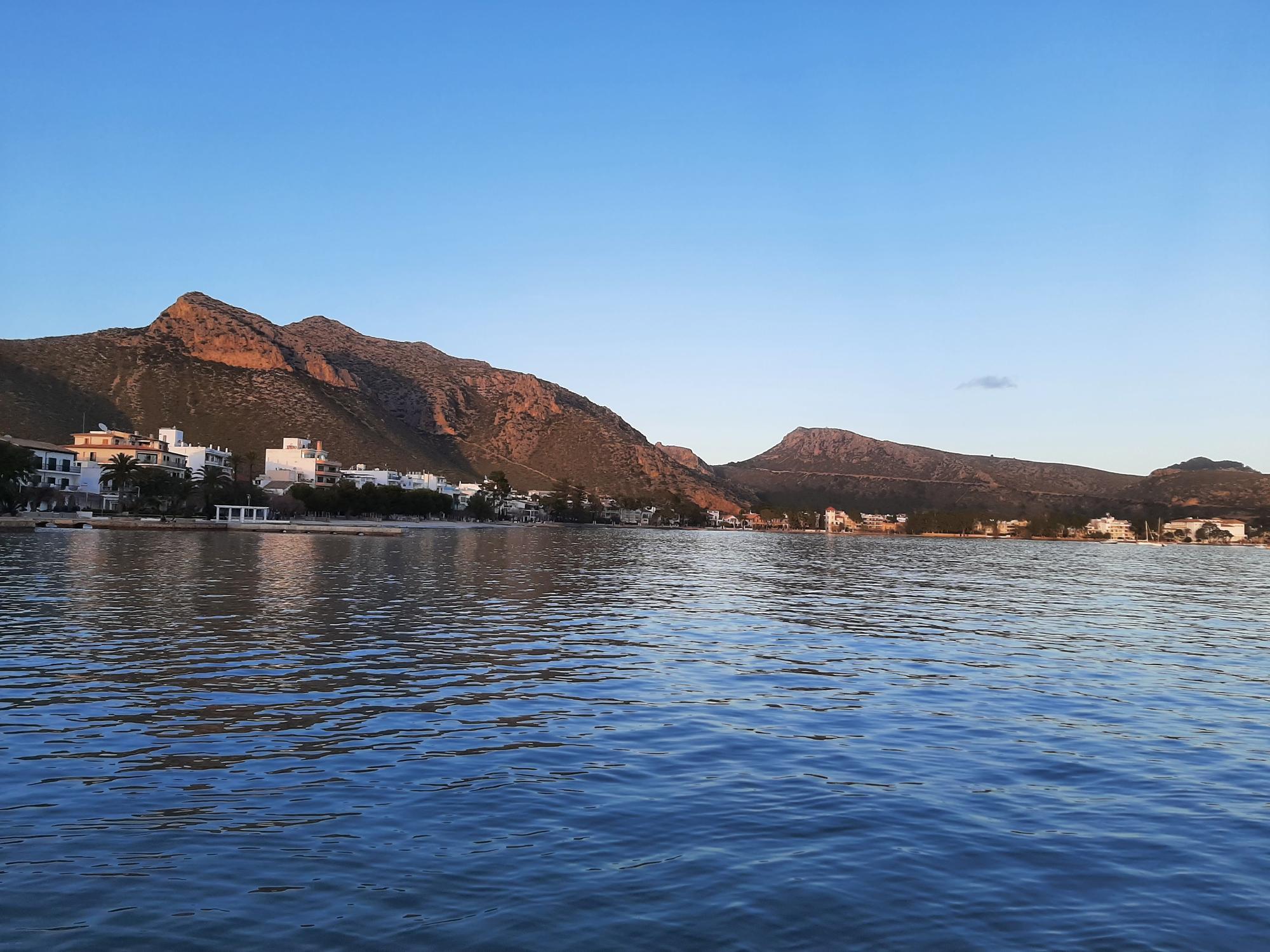 Port de Pollença - ein Urlaubsort auf Mallorca im Winterschlaf