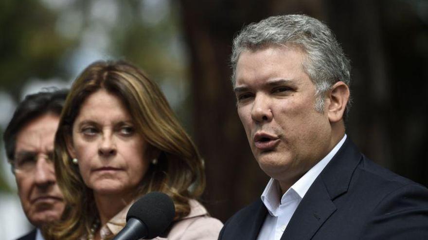 Iván Duque le ofrece apoyo humanitario a Juan Guaidó