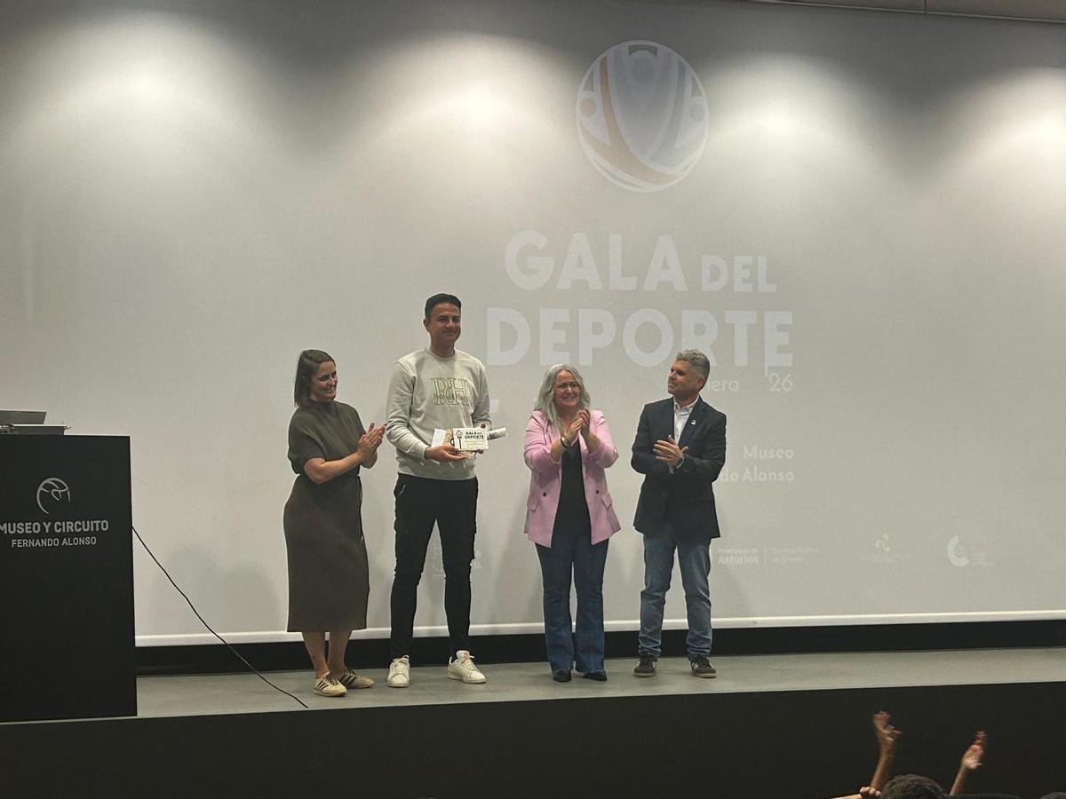 Las imágenes de los premiados en la Gala del Deporte de Llanera Las imágenes de los premiados en la Gala del Deporte de Llanera