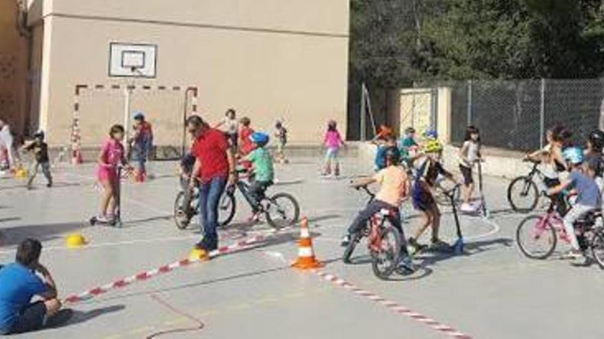 Una activitat realitzada aquest any al pati de l&#039;escola El Bruc