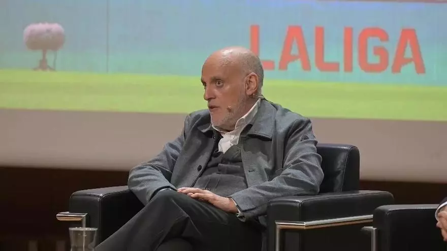 Tebas dice que el Racing "tiene todos los puntos" para estar el año que viene en Primera