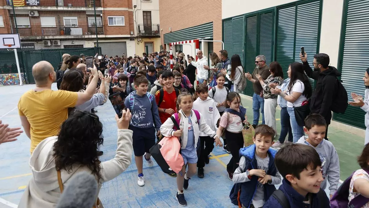 La 'vuelta al cole' más esperada: una escuela de Paiporte reabre seis meses después de la dana