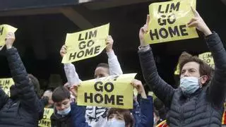 Emotivo mensaje encriptado en las pancartas de 'Lim Go Home'