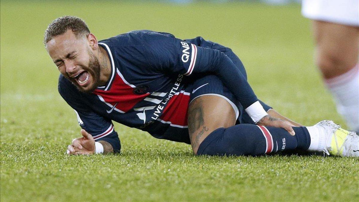 Neymar se lesionó contra el Lyon