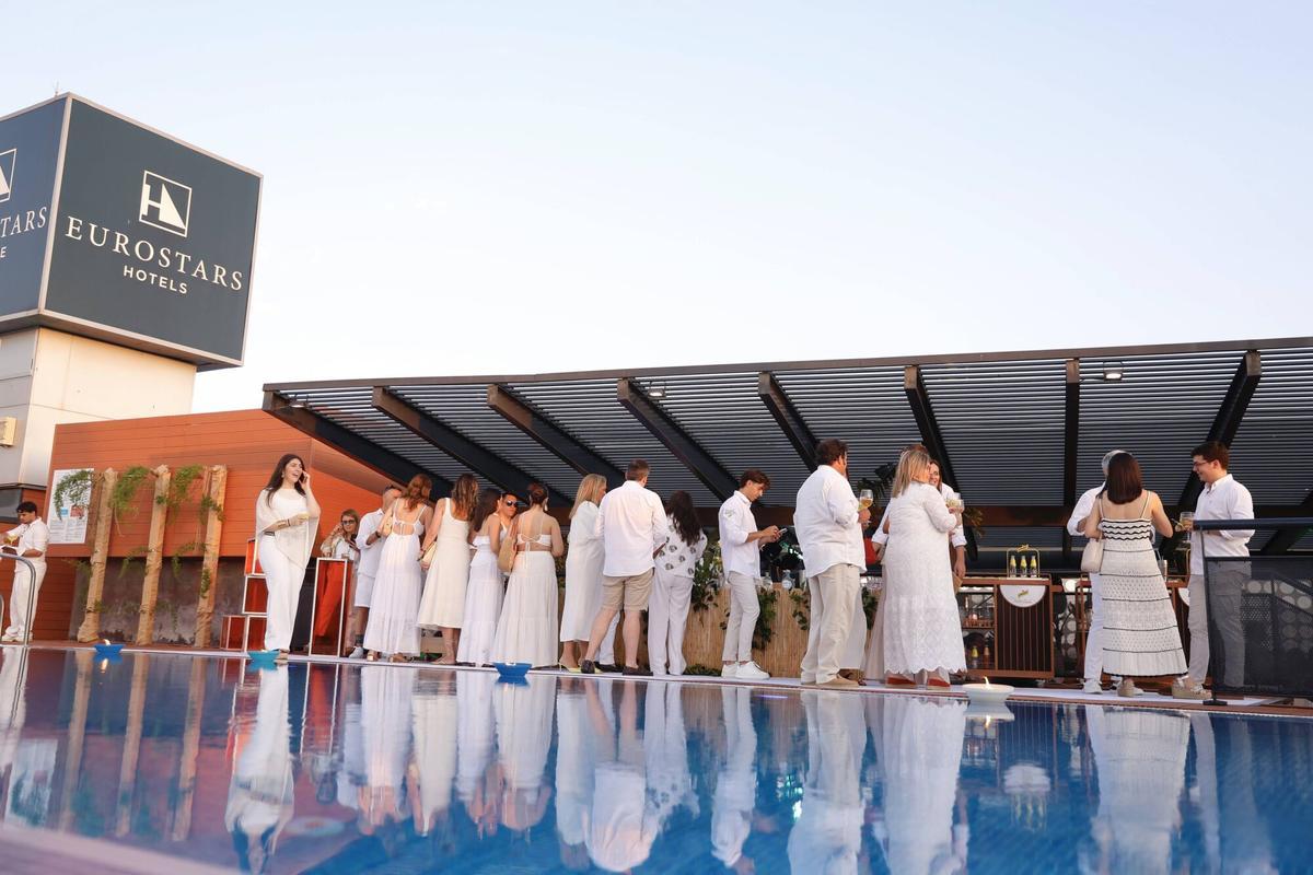 El Eurostars Palace inaugura el verano en Córdoba con su tradicional Fiesta Blanca en la Terraza Palace