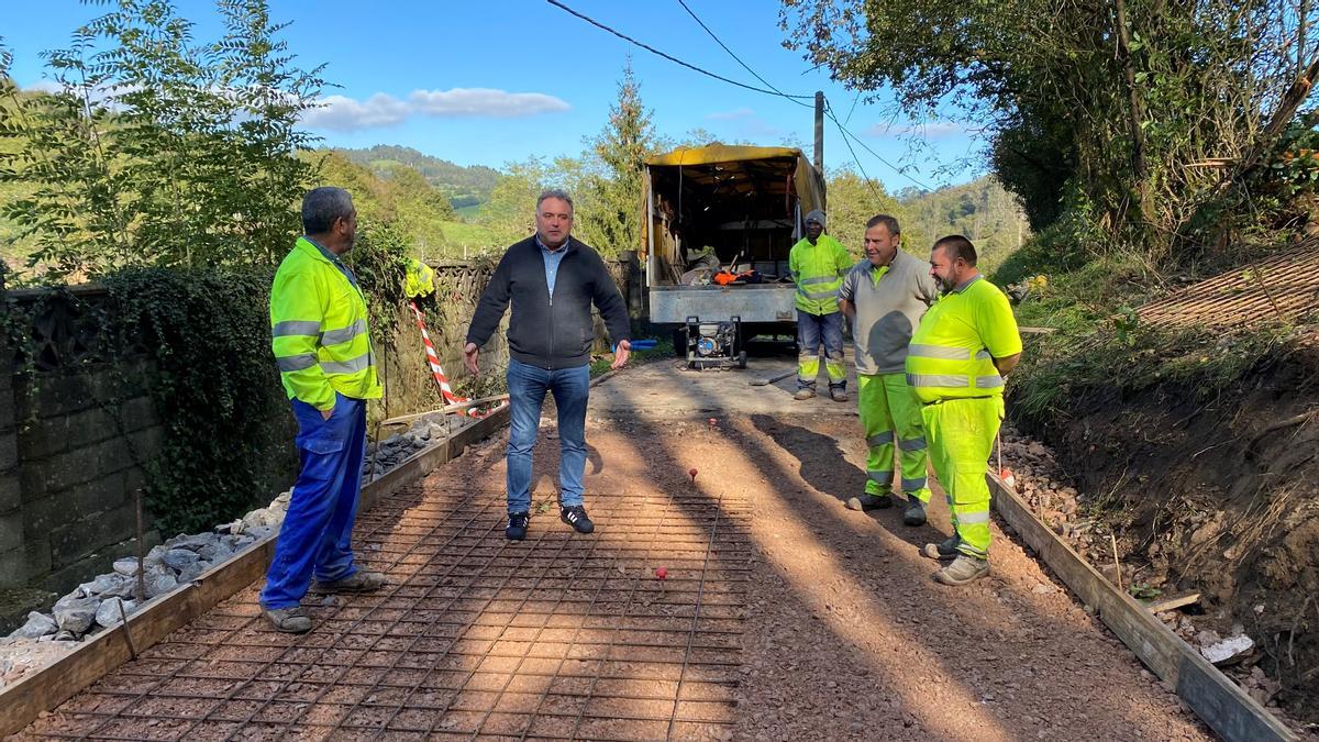 El concejal Alejandro Villa, en la zona de los trabajos.