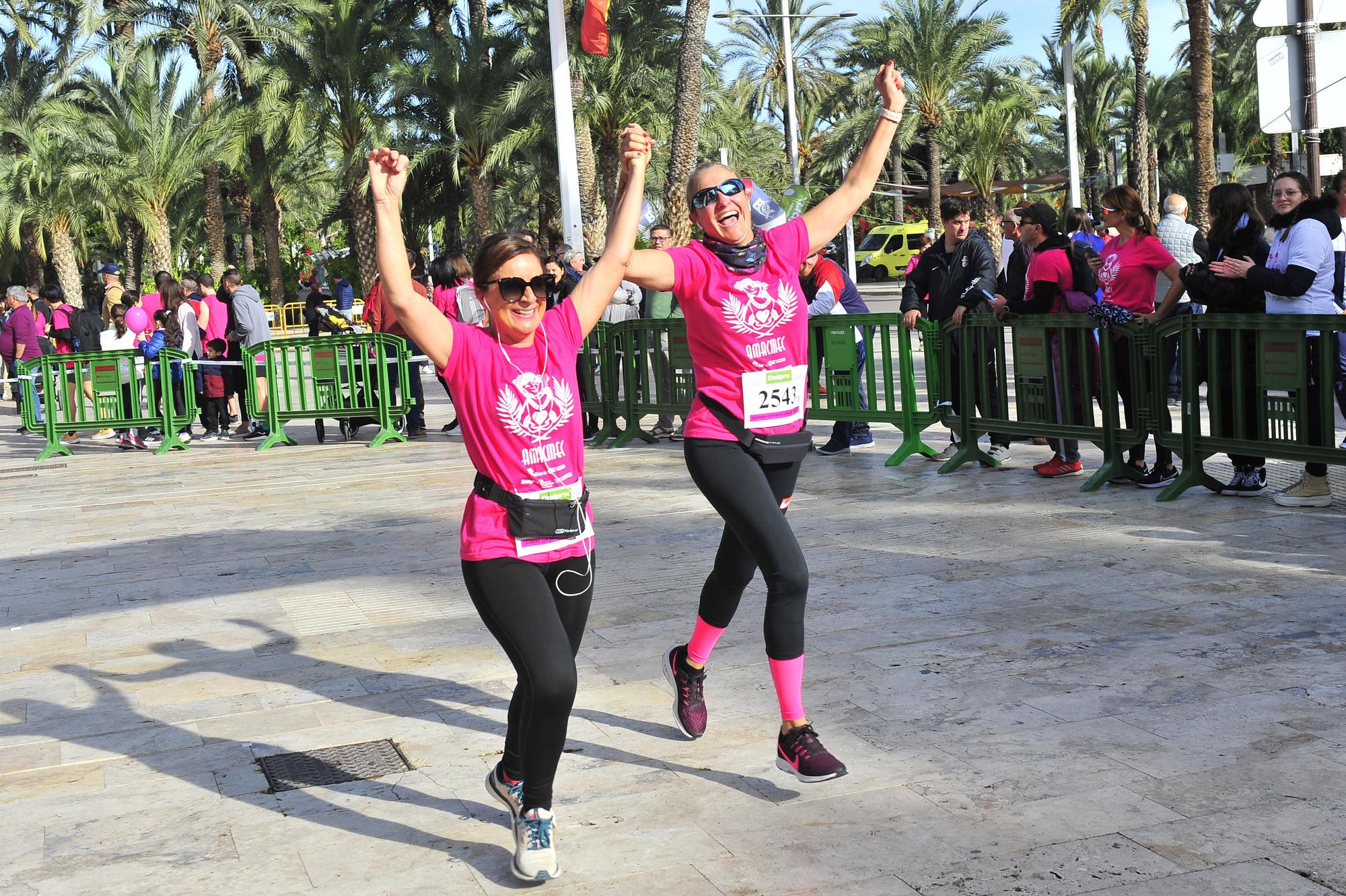 Más de 8.000 solidarios con el cáncer de mama en Elche