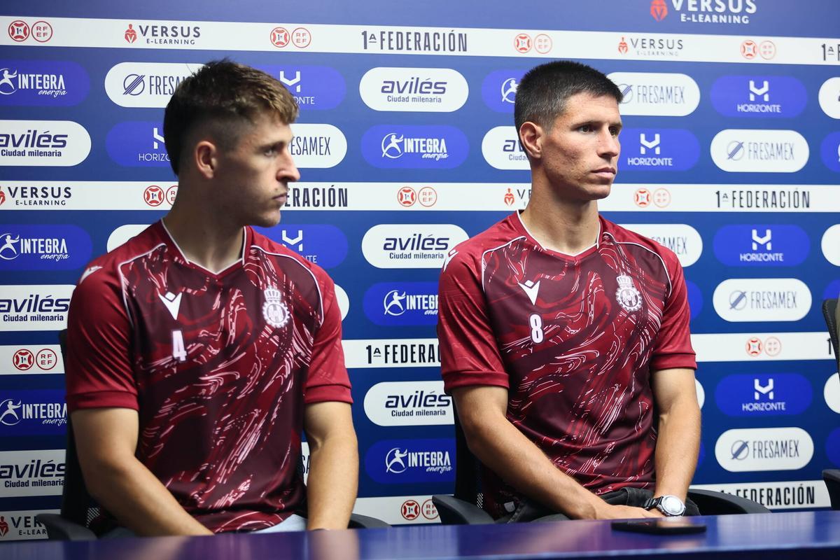 EN IMÁGENES: El Avilés presenta a tres de sus fichajes de verano, Marco Coronas, Markel Artetxe y Brais Abelenda