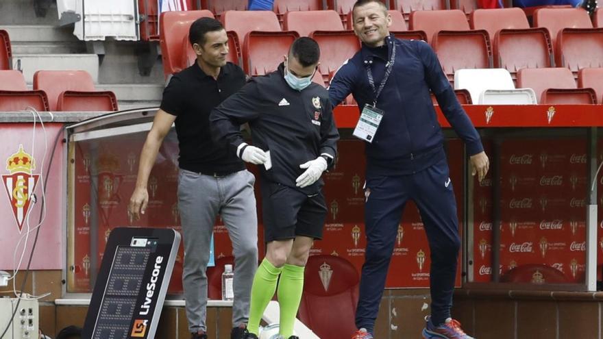 Djukic, junto a Francisco, durante el Sporting-Girona