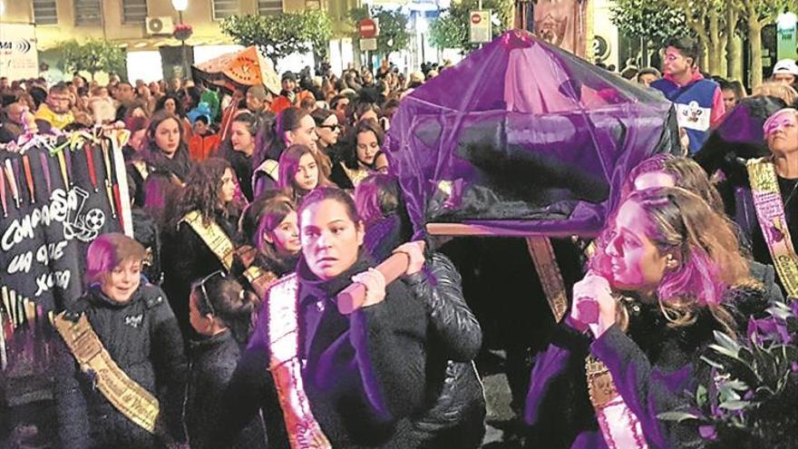 El velatorio y el juicio final de Xarxa cierran el Carnaval 2018