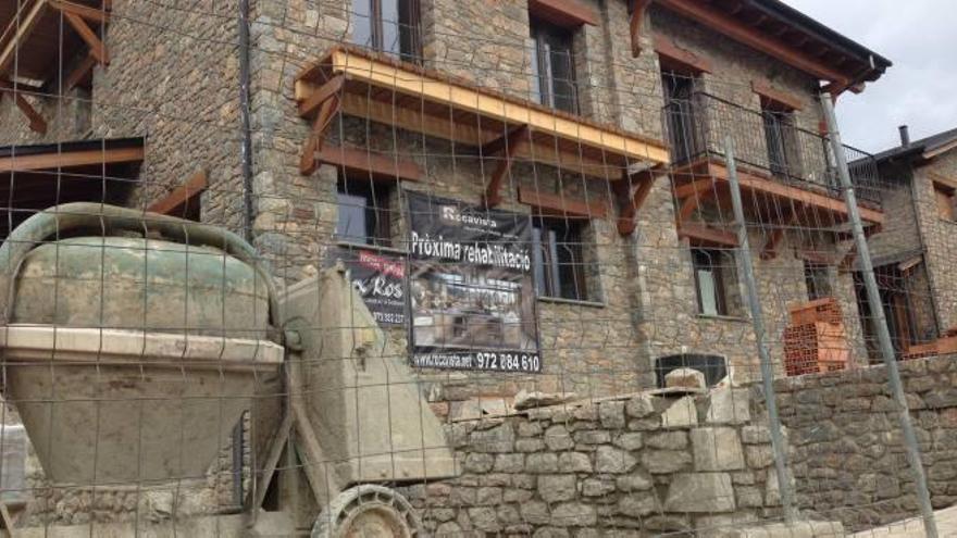 Les obres de construcció de cases unifamiliars a Bellver de Cerdanya mostren la recuperació del sector