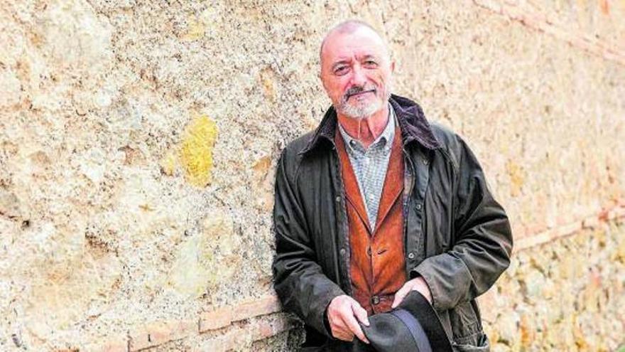 Arturo Pérez-Reverte: es un hombre sólo