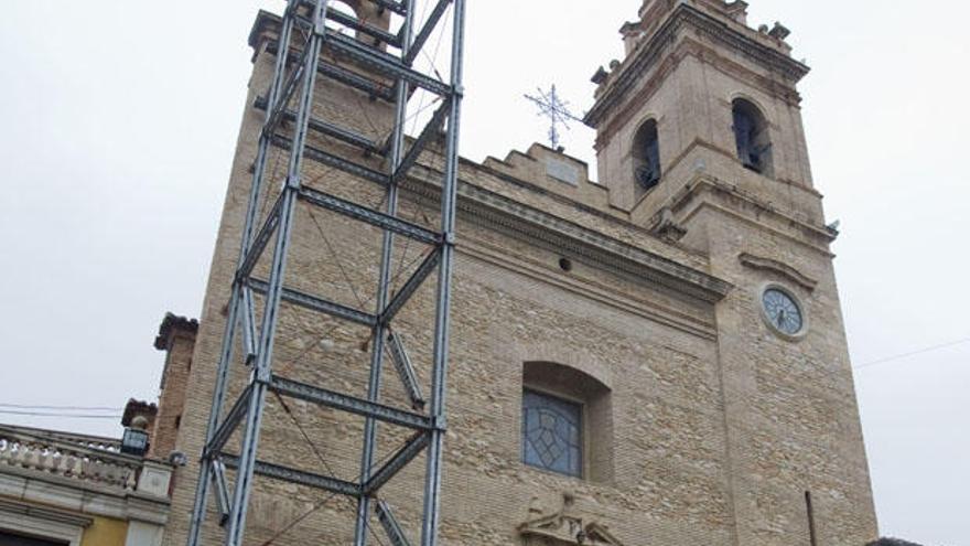 Silla embarga las cuentas de la Iglesia de los Ángeles para cobrarse el andamio