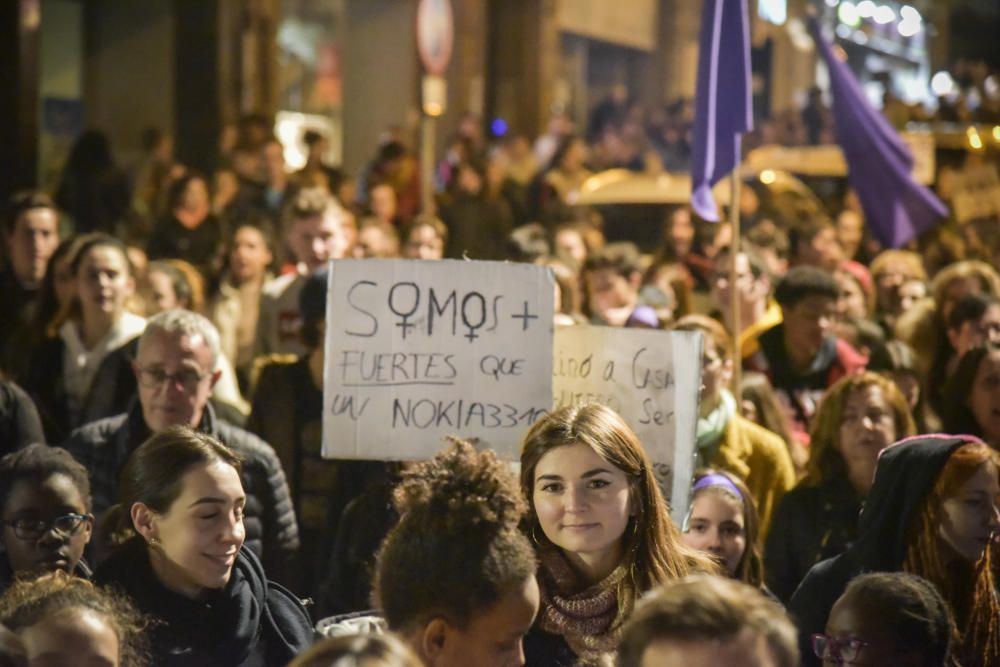 GALERIA | Manifestació feminista pel 8M a Manresa