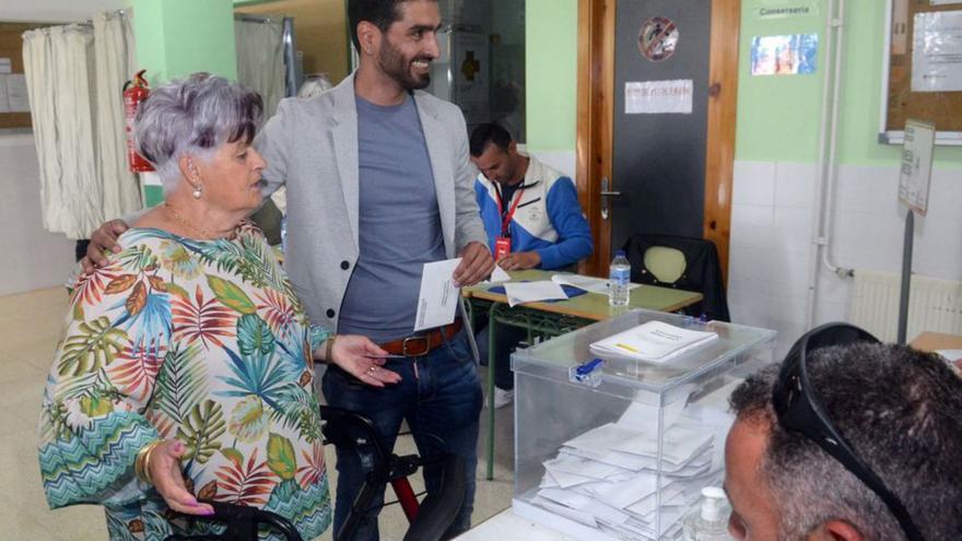 Matías Cañón en el colegio electoral, el pasado 28 de mayo.   | // N.PARGA