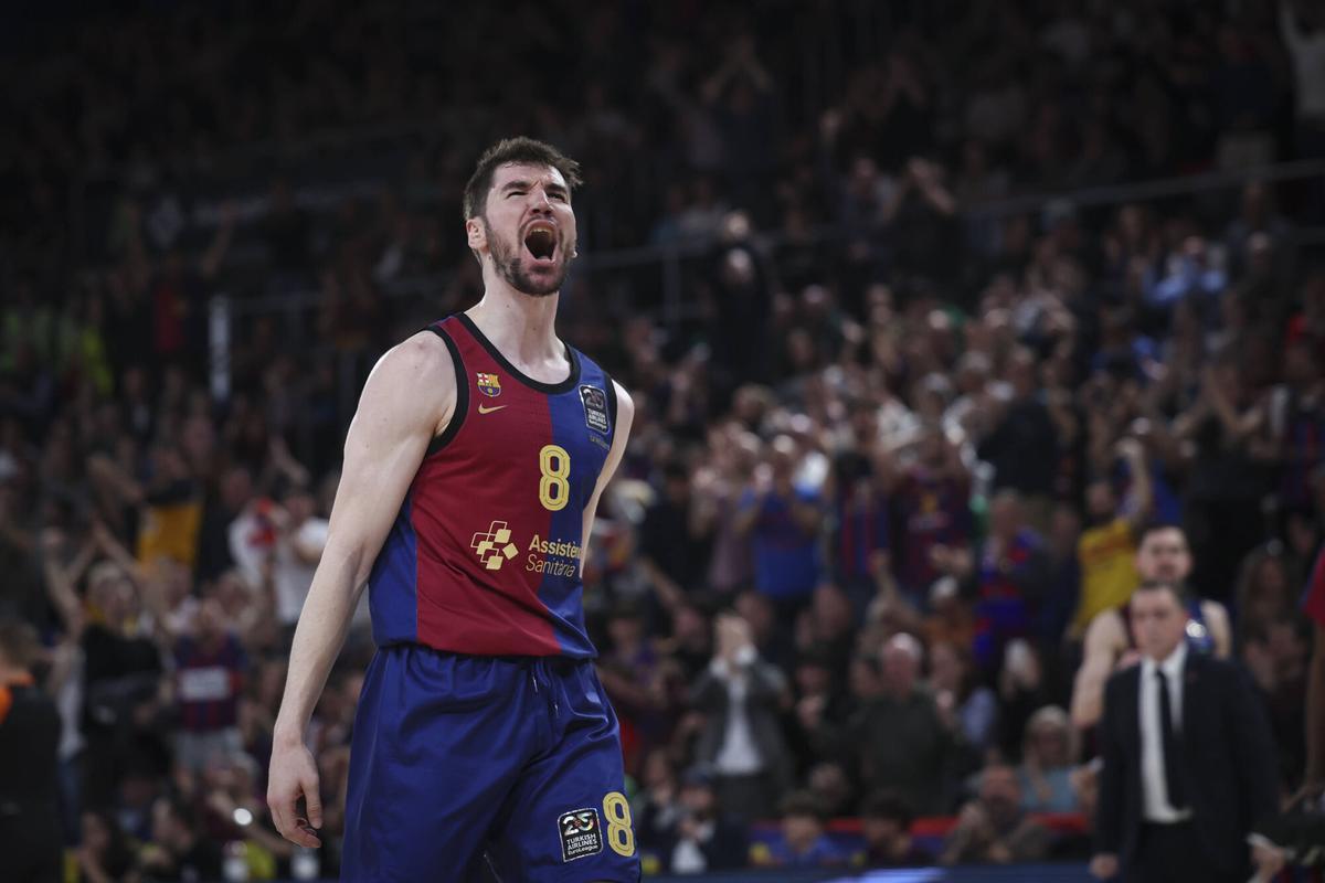 Darío Brizuela grita entusiasmado tras uno de sus triples.