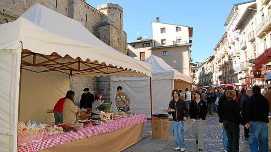 Una edició anterior del Mercat Medieval de la Seu als carrers del centre