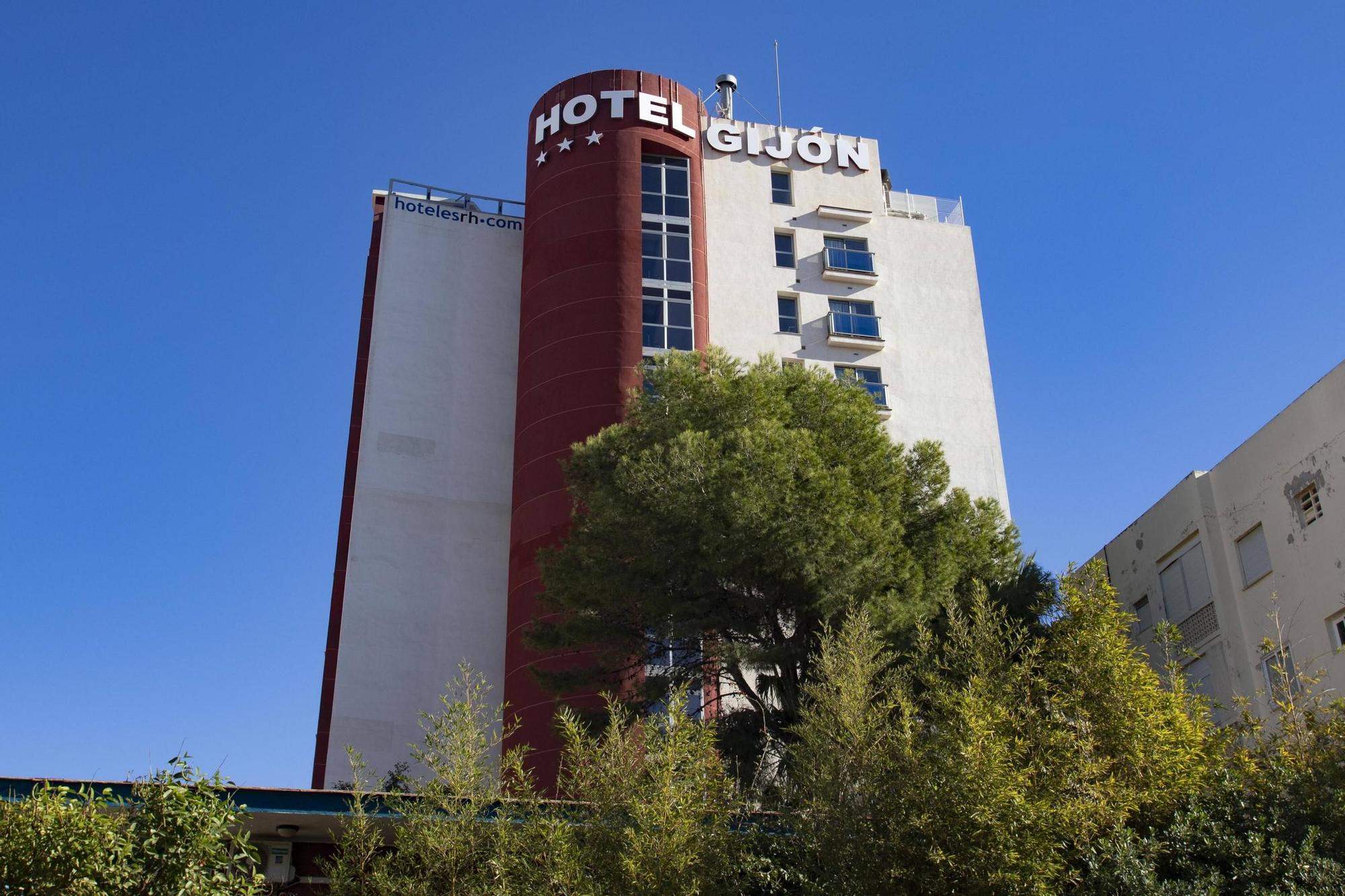 Hoteles abiertos y cerrados en la playa de Gandia