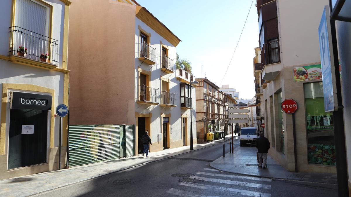 Calle Álamo, una de las prioritarias en los plantes del Ayuntamiento para el Casco Histórico.