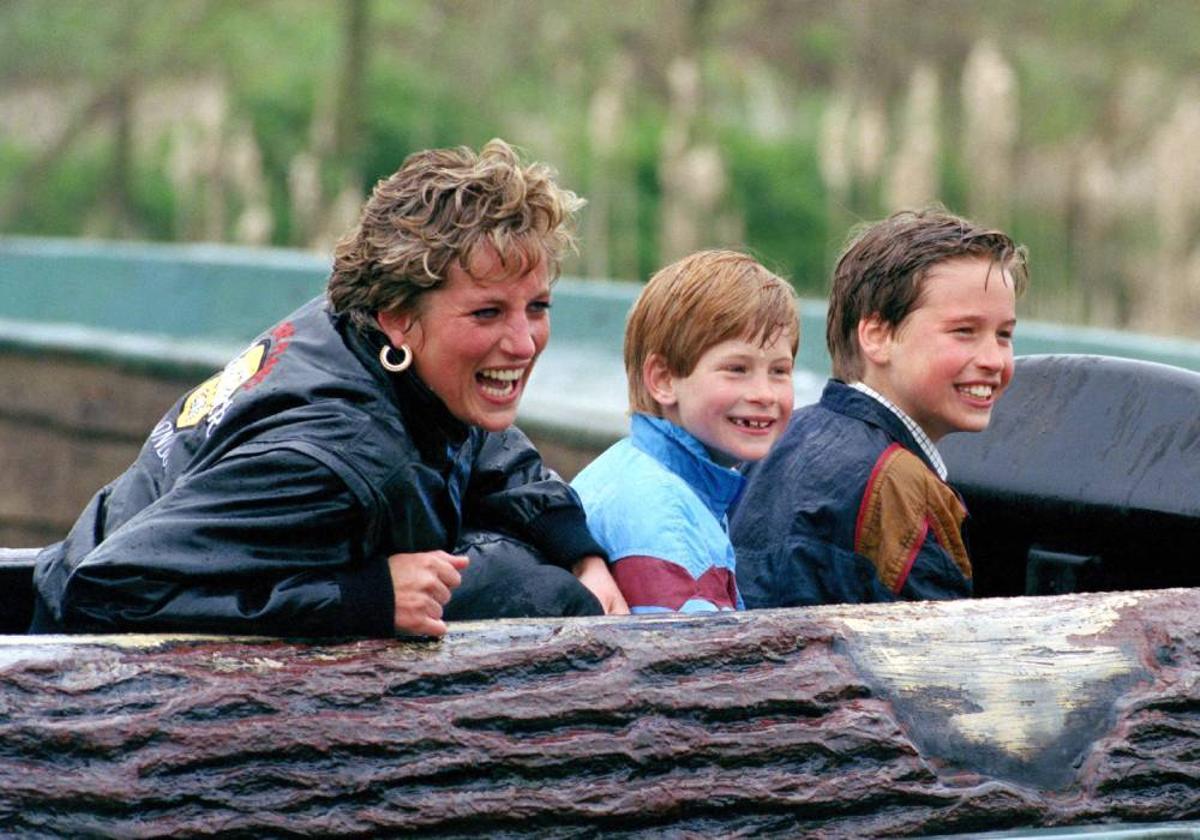 Diana de Gales, el príncipe Harry y Guillermo