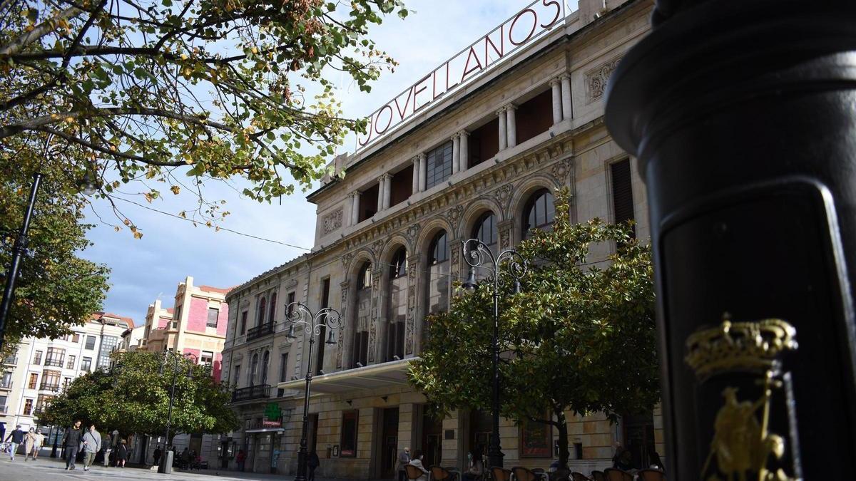 Fachada del teatro Jovellanos de Gijón