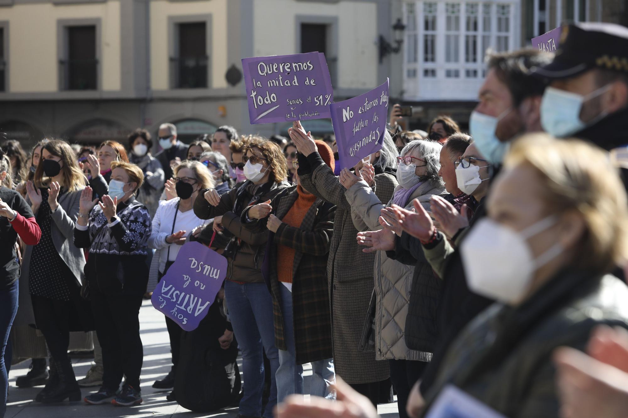 EN IMÁGENES: Así se vivió el Día de la Mujer (8M) en Avilés