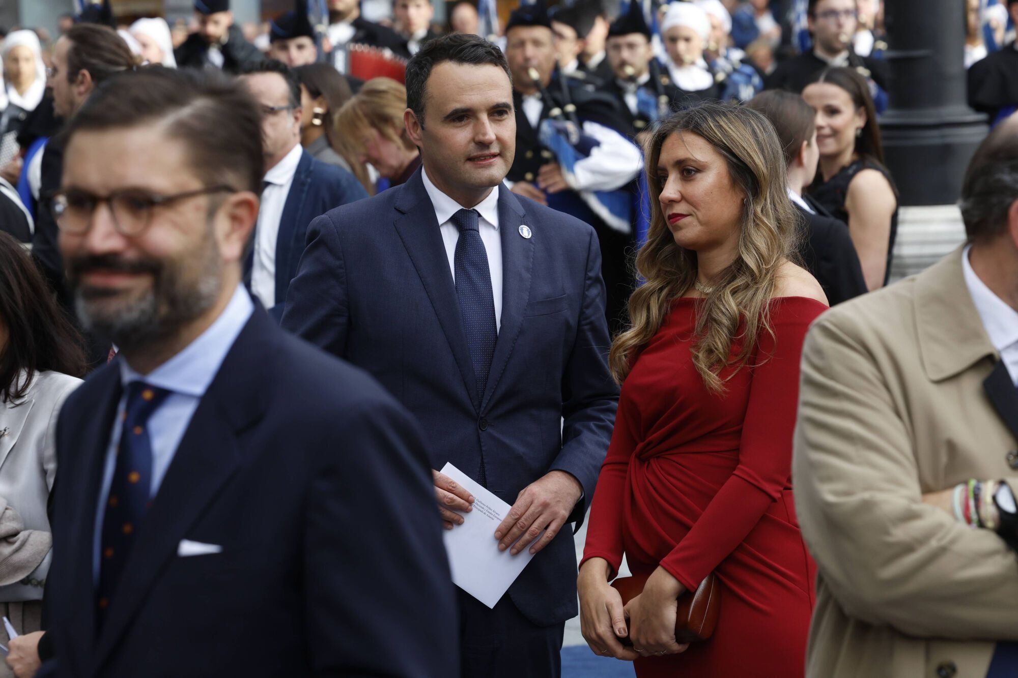  Así fue la llegada de los invitados a los premios "Princesa de Asturias" y su paso por la alfombra azul