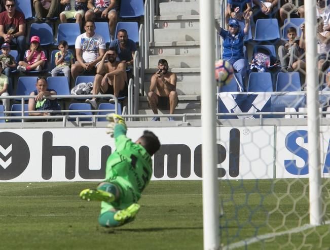 02/04/2017 DEPORTES  fútbol segunda división  temporada 2016-2917 16/17  CD Tenerife Oviedo estadio Heliodoro Rodríguez López