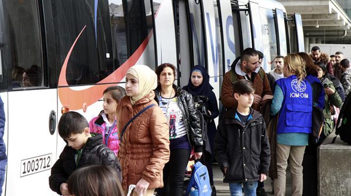 El Govern atribueix a la complexitat dels tràmits la poca acollida de refugiats.