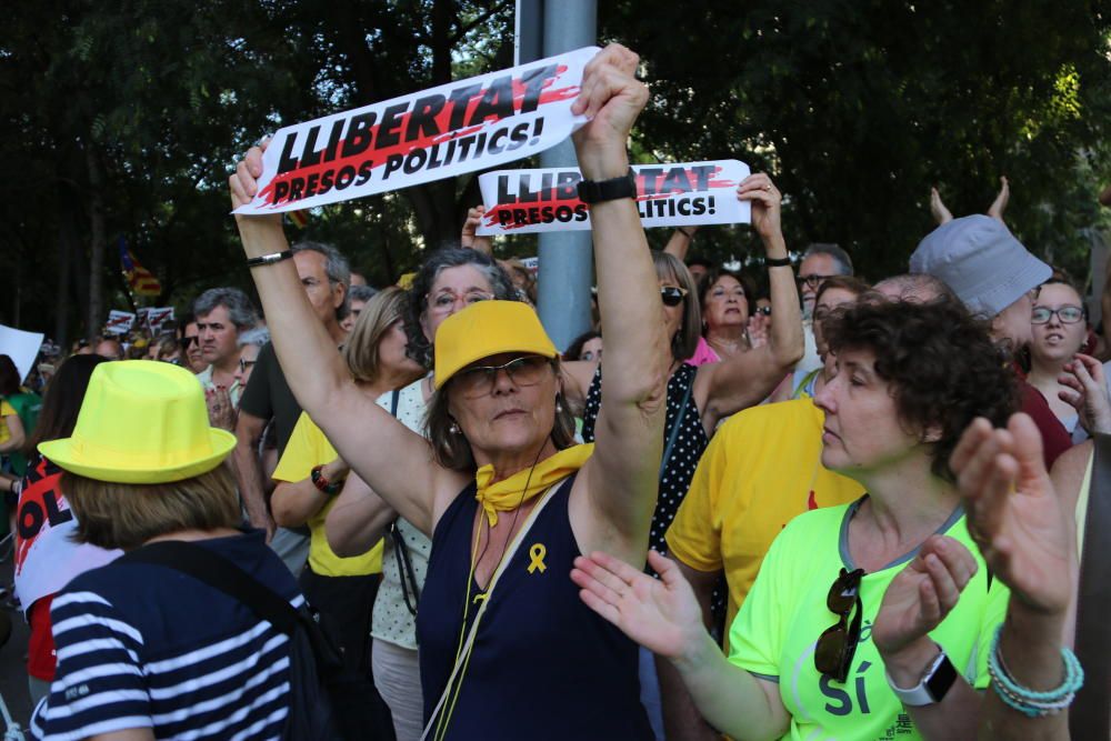 Manifestació a Barcelona per reclamar la llibertat dels polítics presos i a l'estranger