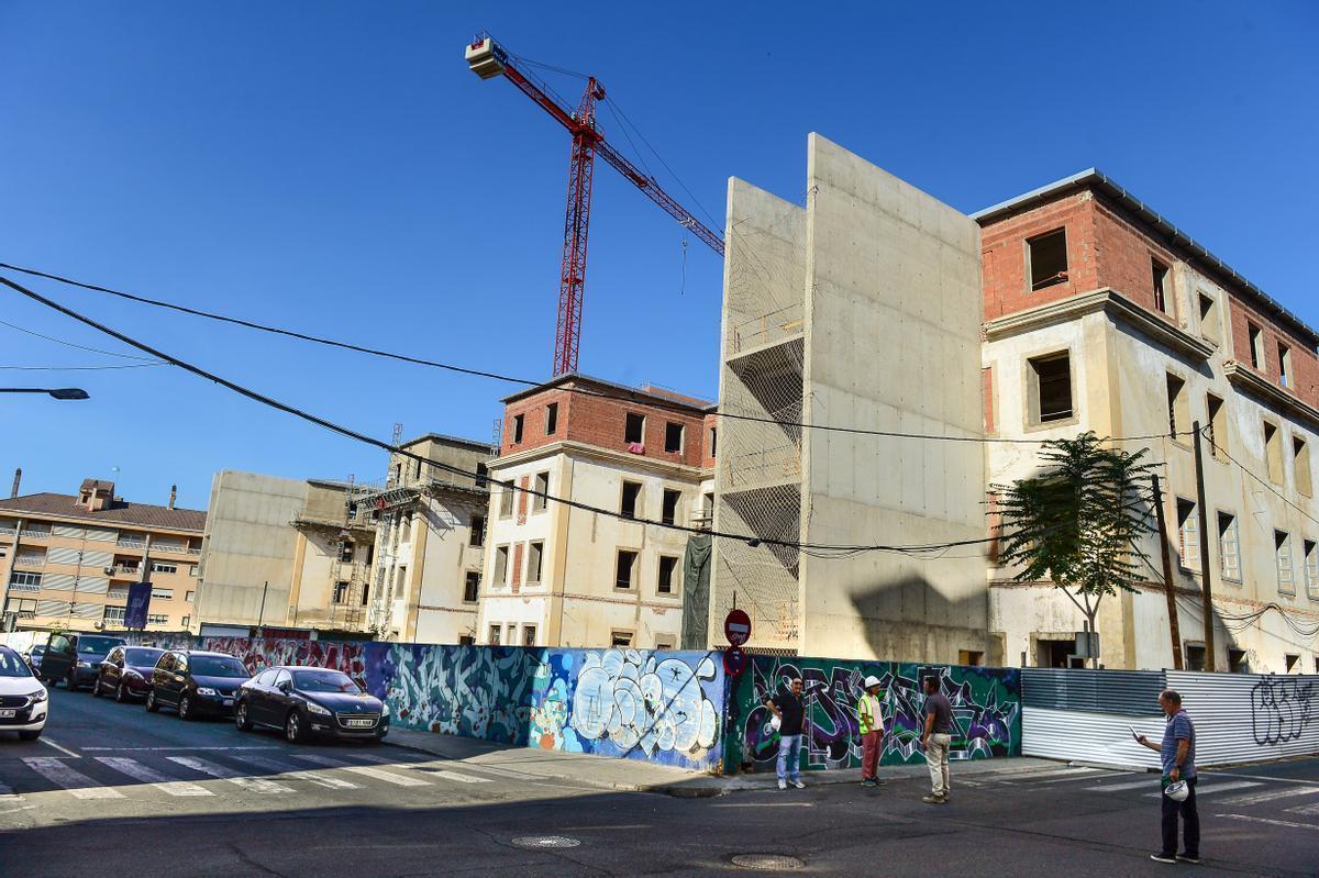 La estructura metálica, ante el paso de peatones, en una imagen de archivo.