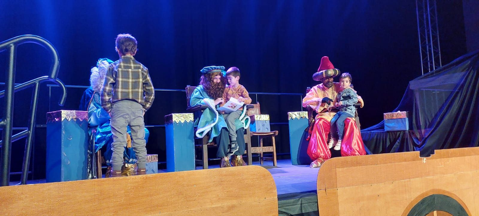 Els patges reials arriben a Solsona acompanyats per un espectacle infantil