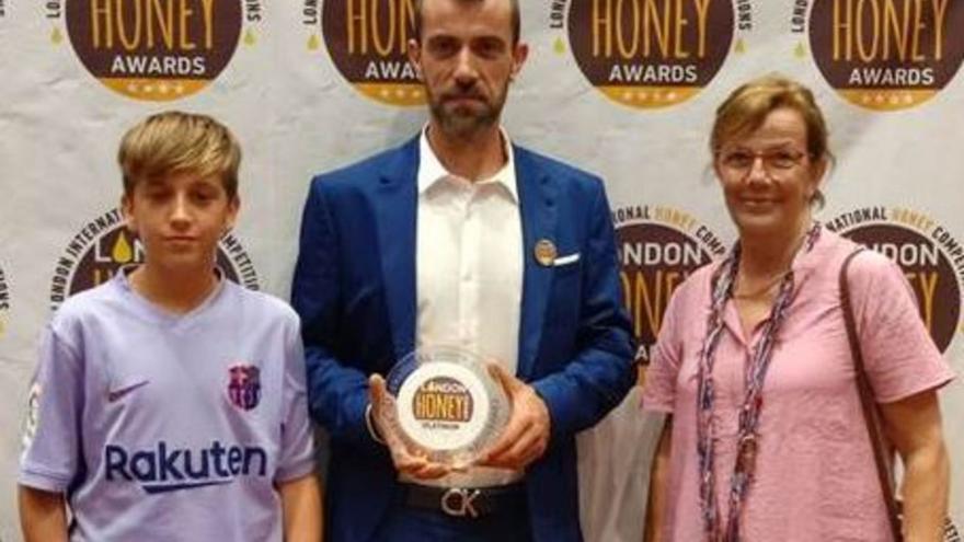 Una mel de l’Albera rep un prestigiós premi internacional a Londres