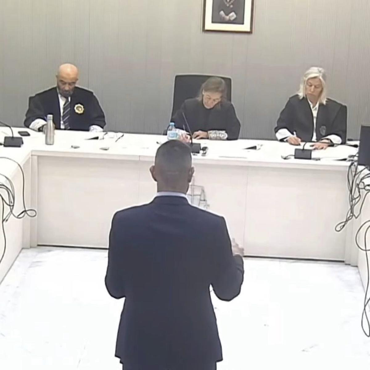Declaració davant la jutge de l’inspector en cap de la Unitat d’Assumptes Interns, ahir. | JAVIER LIZÓN / EFE