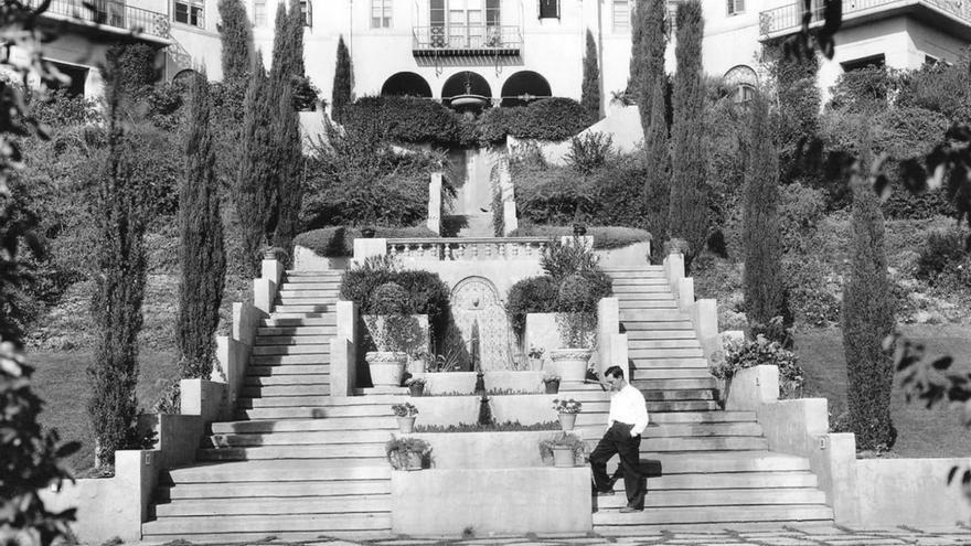 Buster Keaton en su mansión de Beverly Hills, donde se rodó ‘Pobre Tenorio’, de Edward Sedgwick.