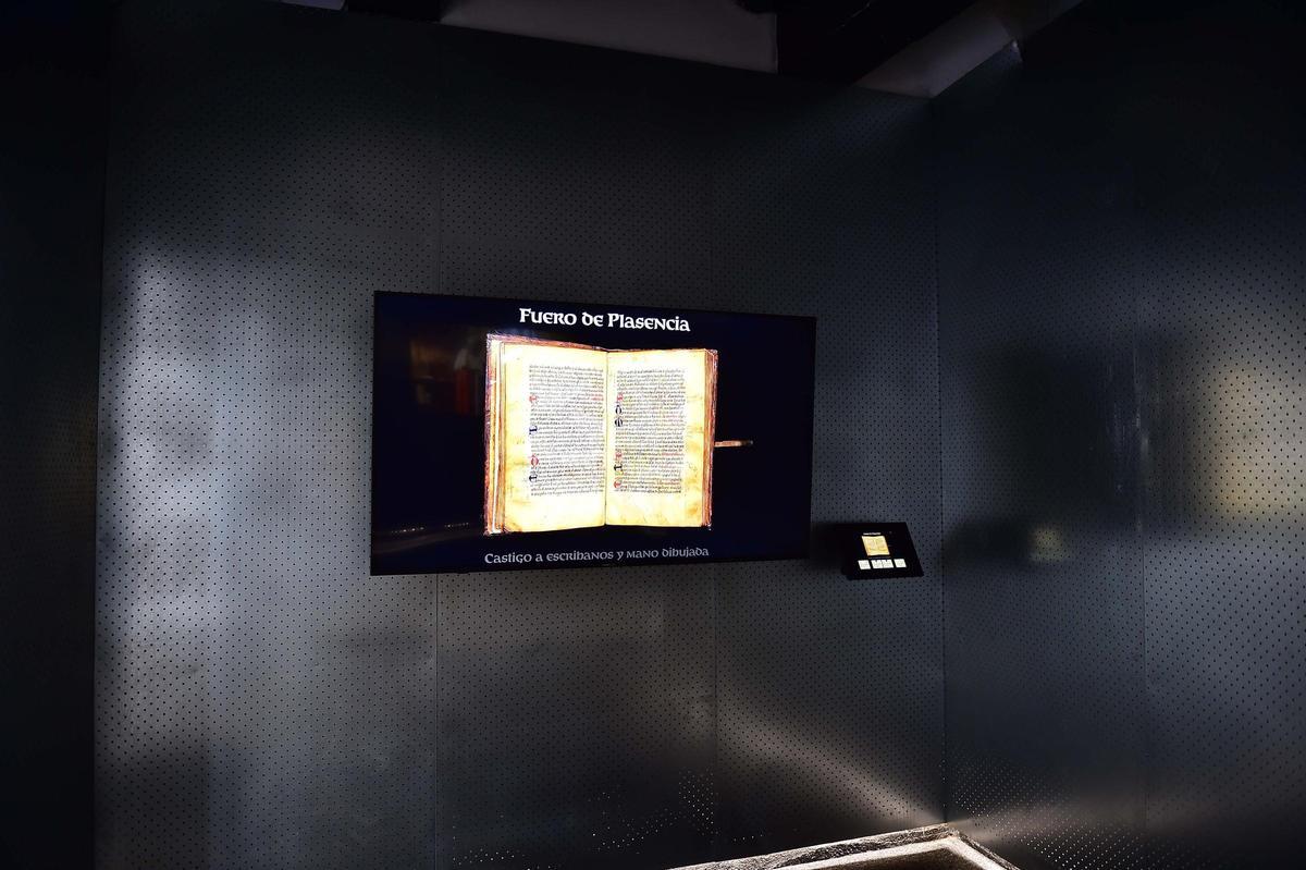 Fotogalería | Nuevo espacio multimedia, en Las Ildefonsas de Plasencia