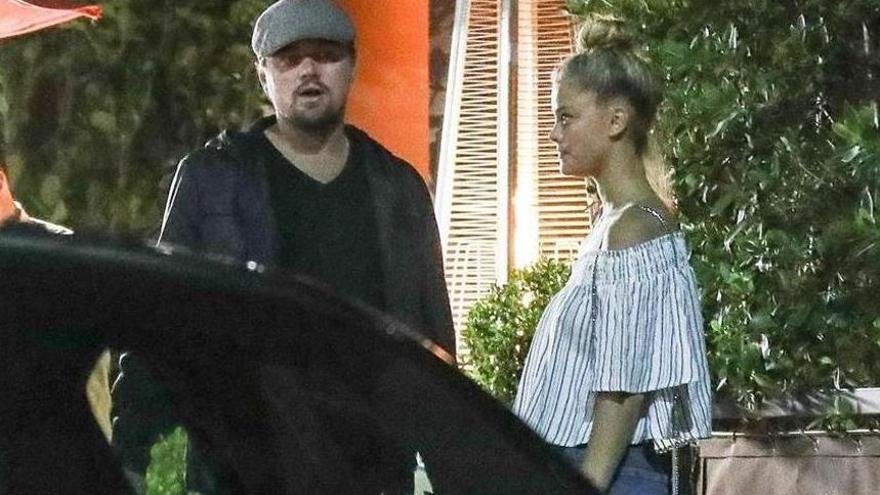 Leonardo DiCaprio se deja ver con Nina Agdal.