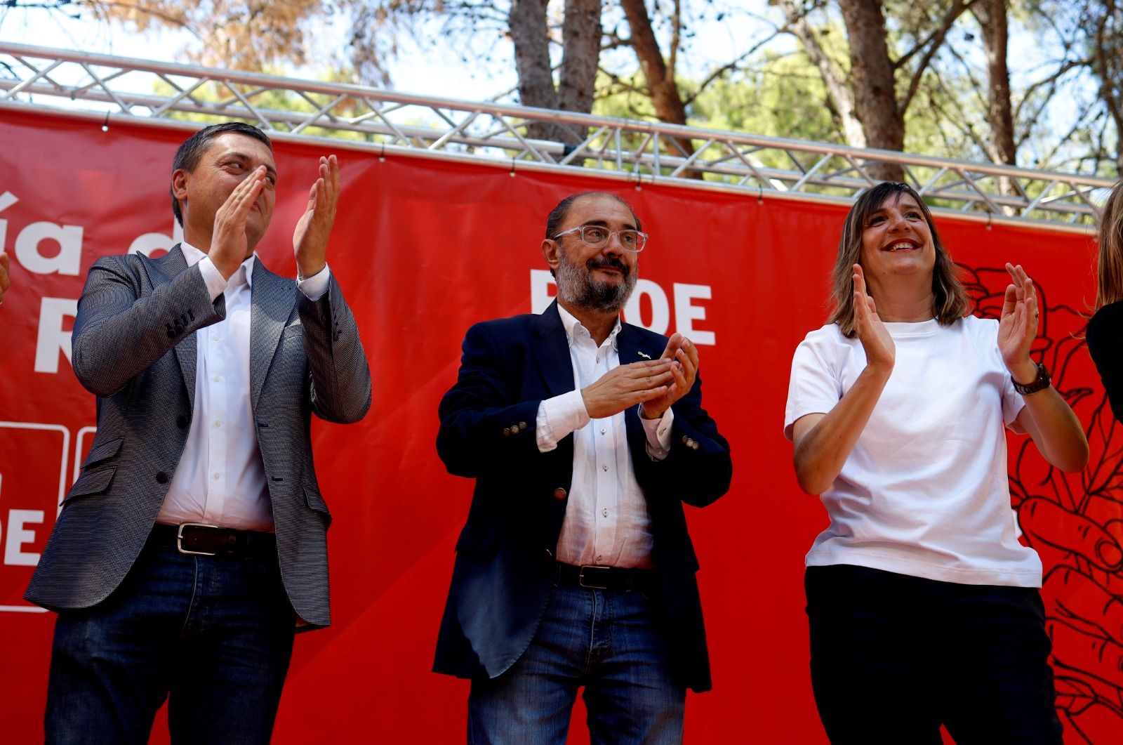Las mejores imágenes de la Fiesta de la Rosa del PSOE en el Parque de Atracciones de Zaragoza