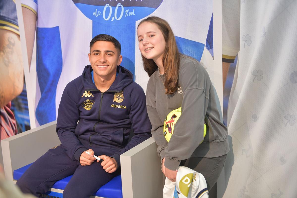 Yeremay Hernández, Luismi Cruz, Millene Cabral y
Noé González han estado presentes en la inauguración y han firmado autógrafos a los deportivistas Yeremay Hernández, Luismi Cruz, Millene Cabral y
Noé González han estado presentes en la inauguración y han firmado autógrafos a los deportivistas