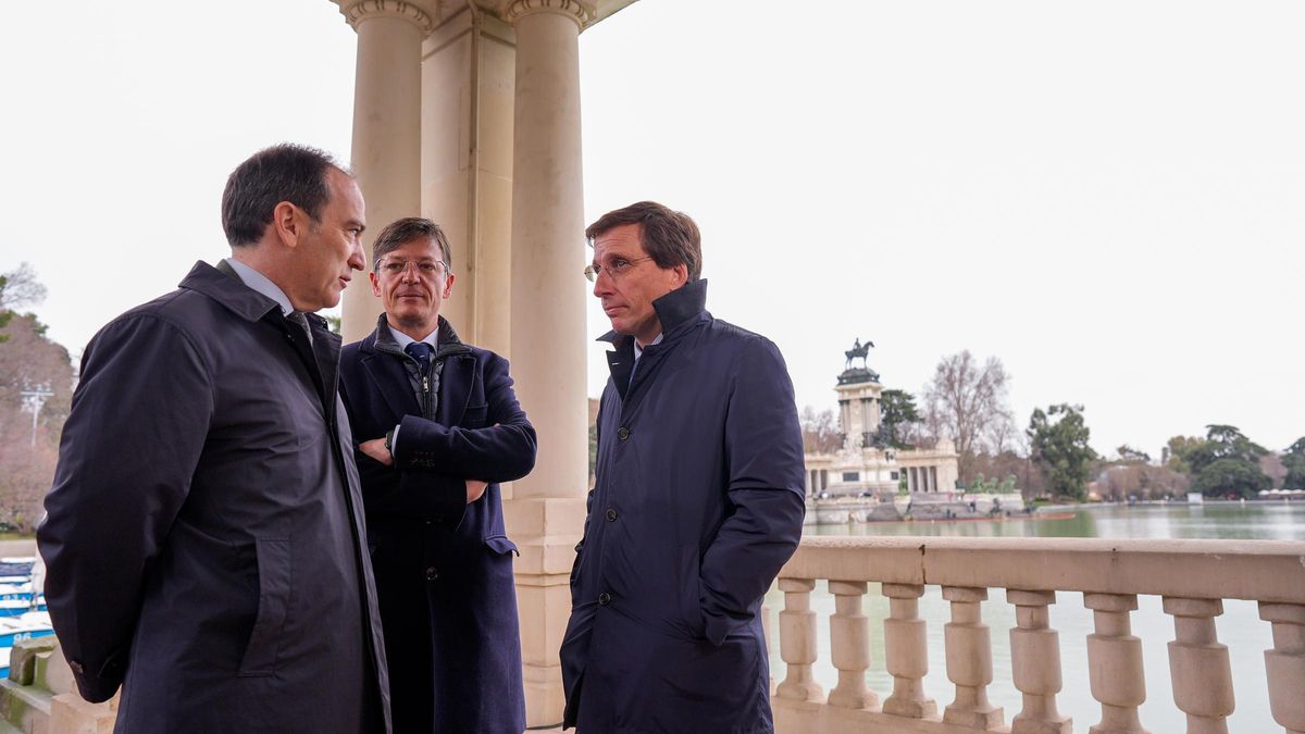 Carabante, Martínez Páramo y Almeida en El Retiro en una imagen de archivo.