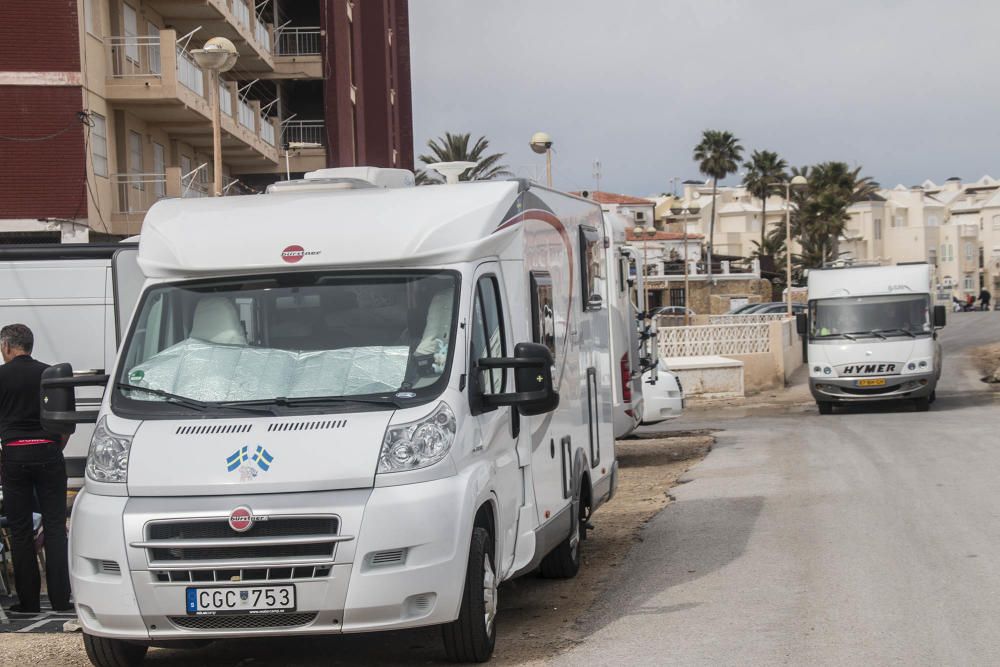 Costas urge a Torrevieja a evitar las acampadas de caravanas